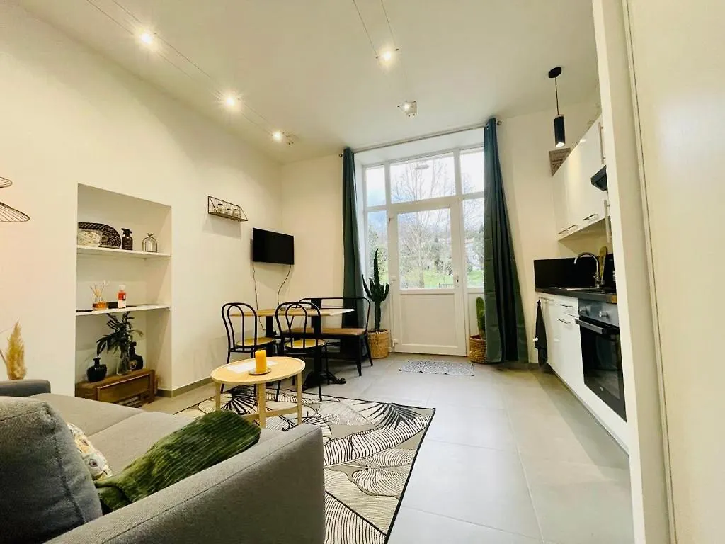 Le Clos Chacel Appartement Sourcieux-les-Mines 0*,  Frankrijk